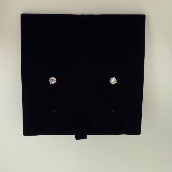 Swarovski Crystal Love Heart Pendant & Earrings Set (White Rhodium Plating) - Picture 8 of 11